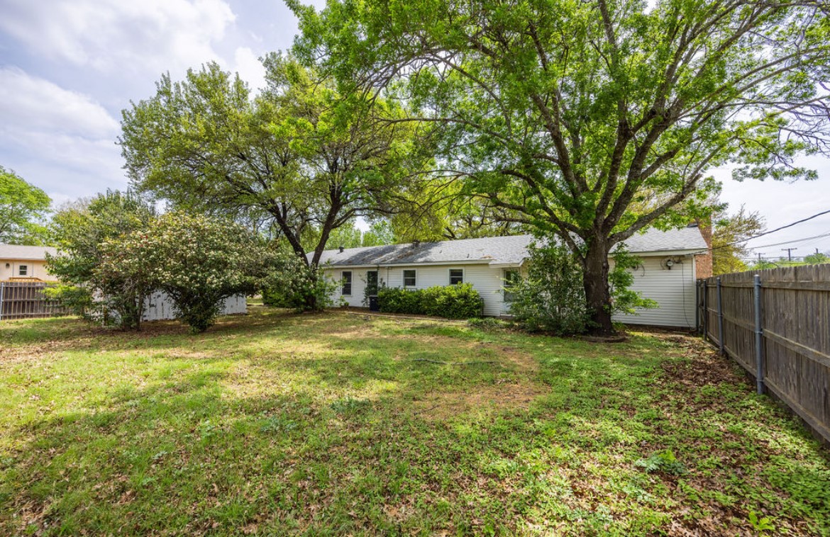 211 W Long Street Elm Mott TX 76640