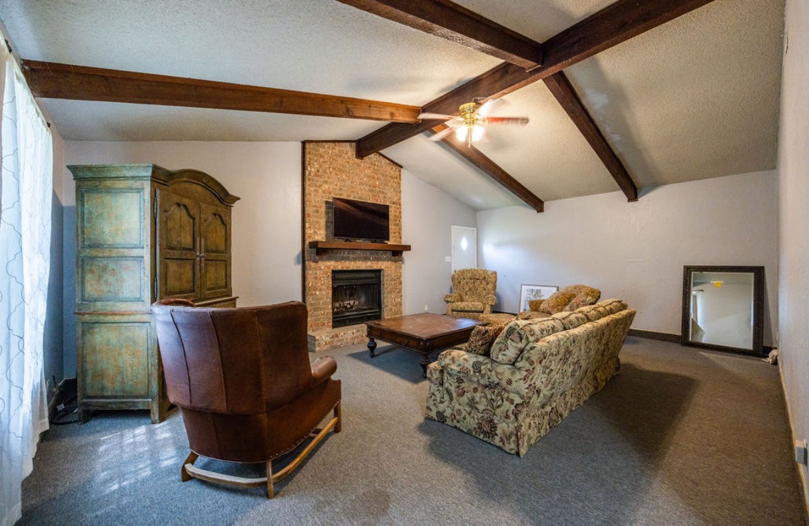 211 W Long Street Elm Mott TX 76640