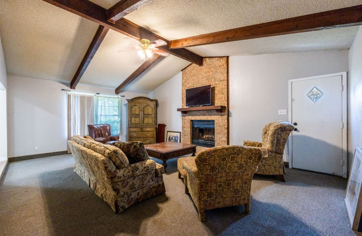 211 W Long Street Elm Mott TX 76640