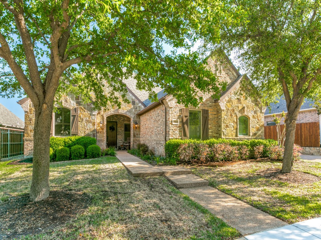7917 Forest View Court North Richland Hills TX 76182
