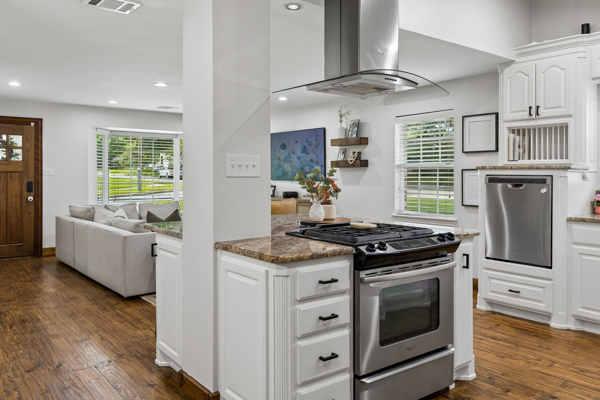 10677 Larchfield Lane Dallas TX 75238