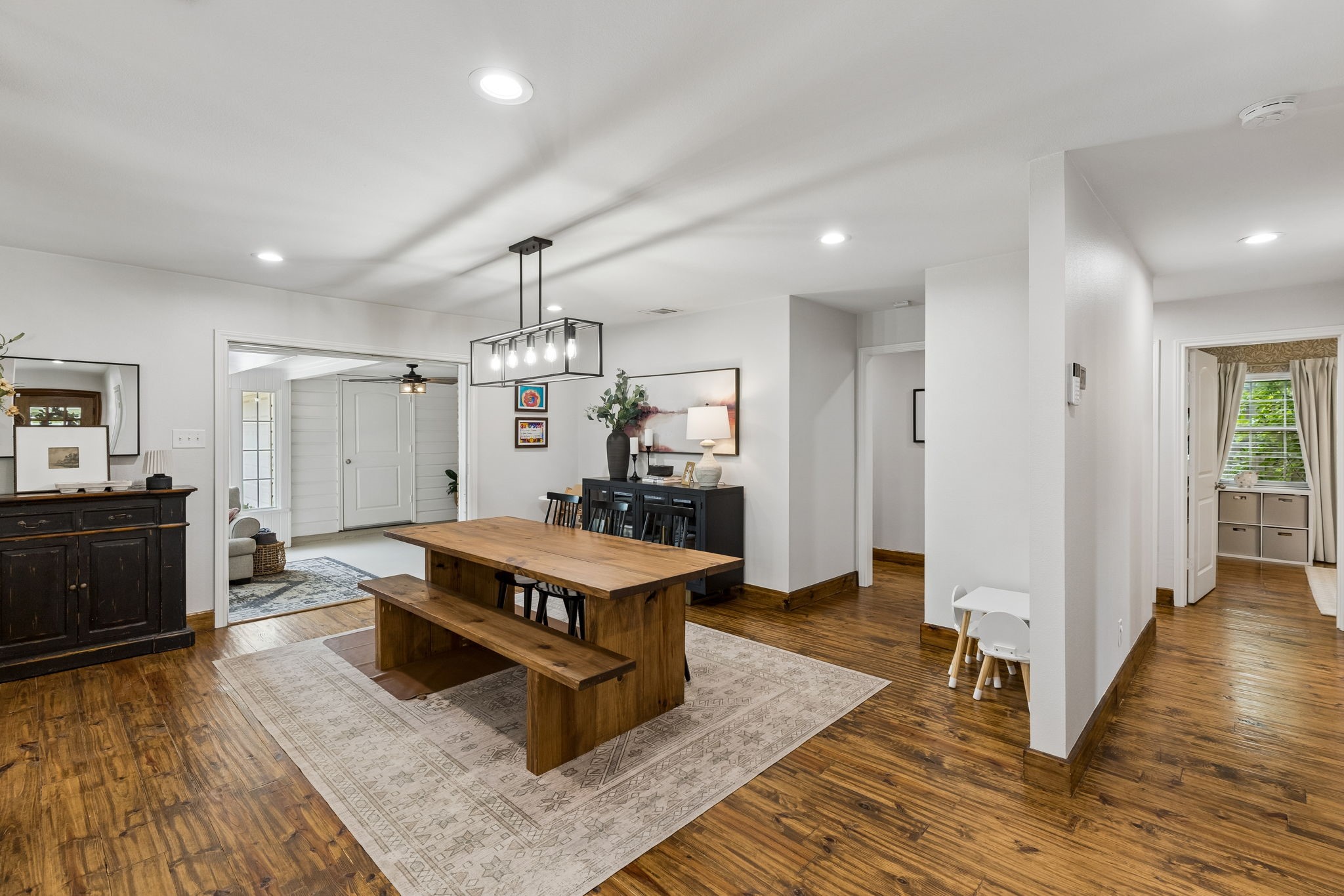 10677 Larchfield Lane Dallas TX 75238