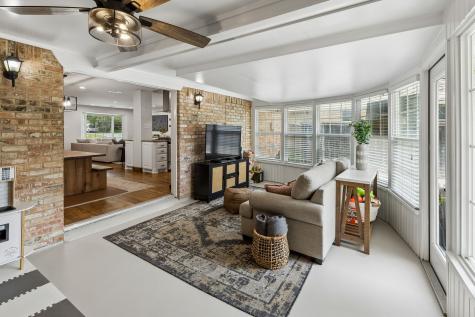10677 Larchfield Lane Dallas TX 75238