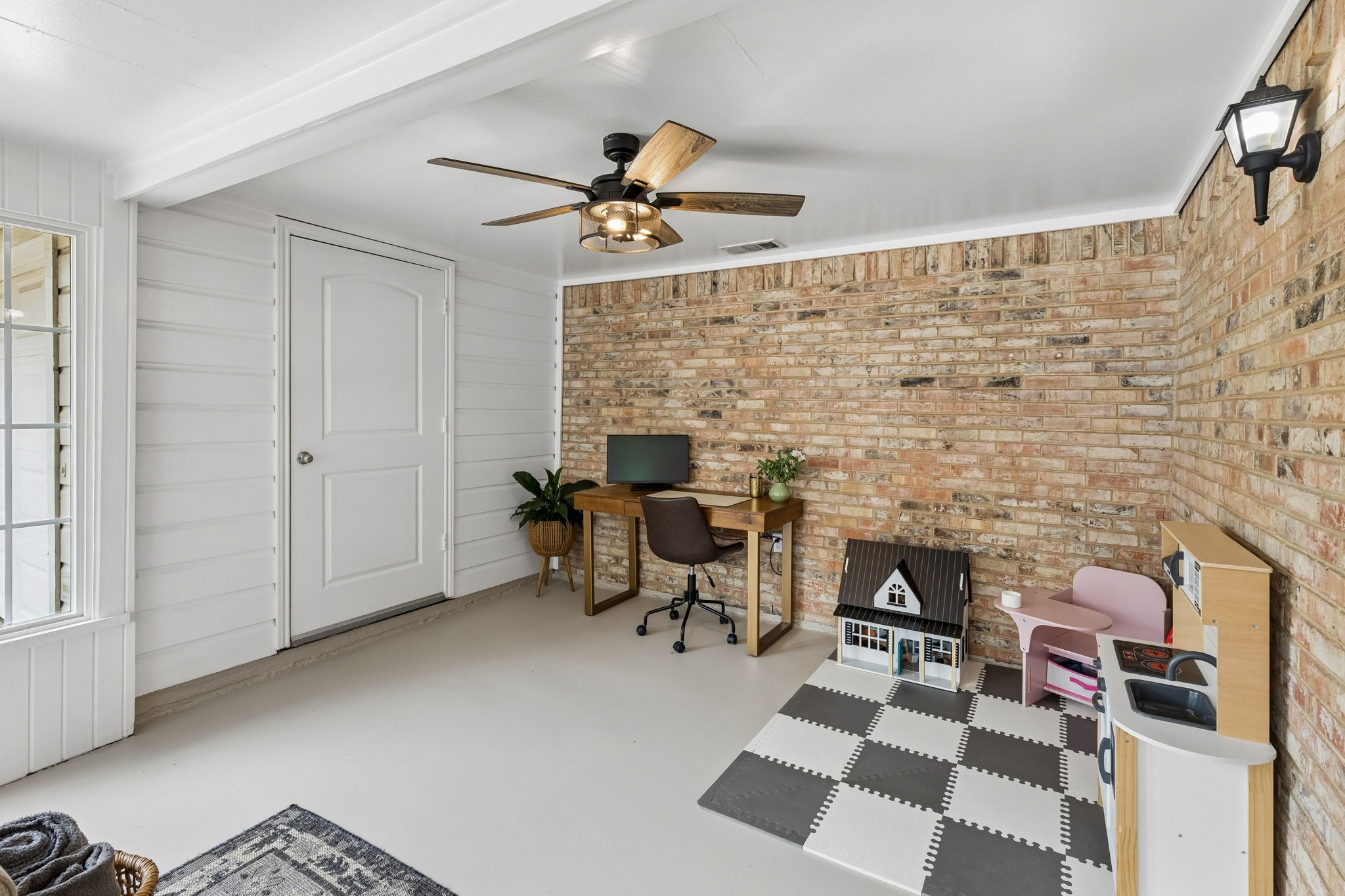 10677 Larchfield Lane Dallas TX 75238