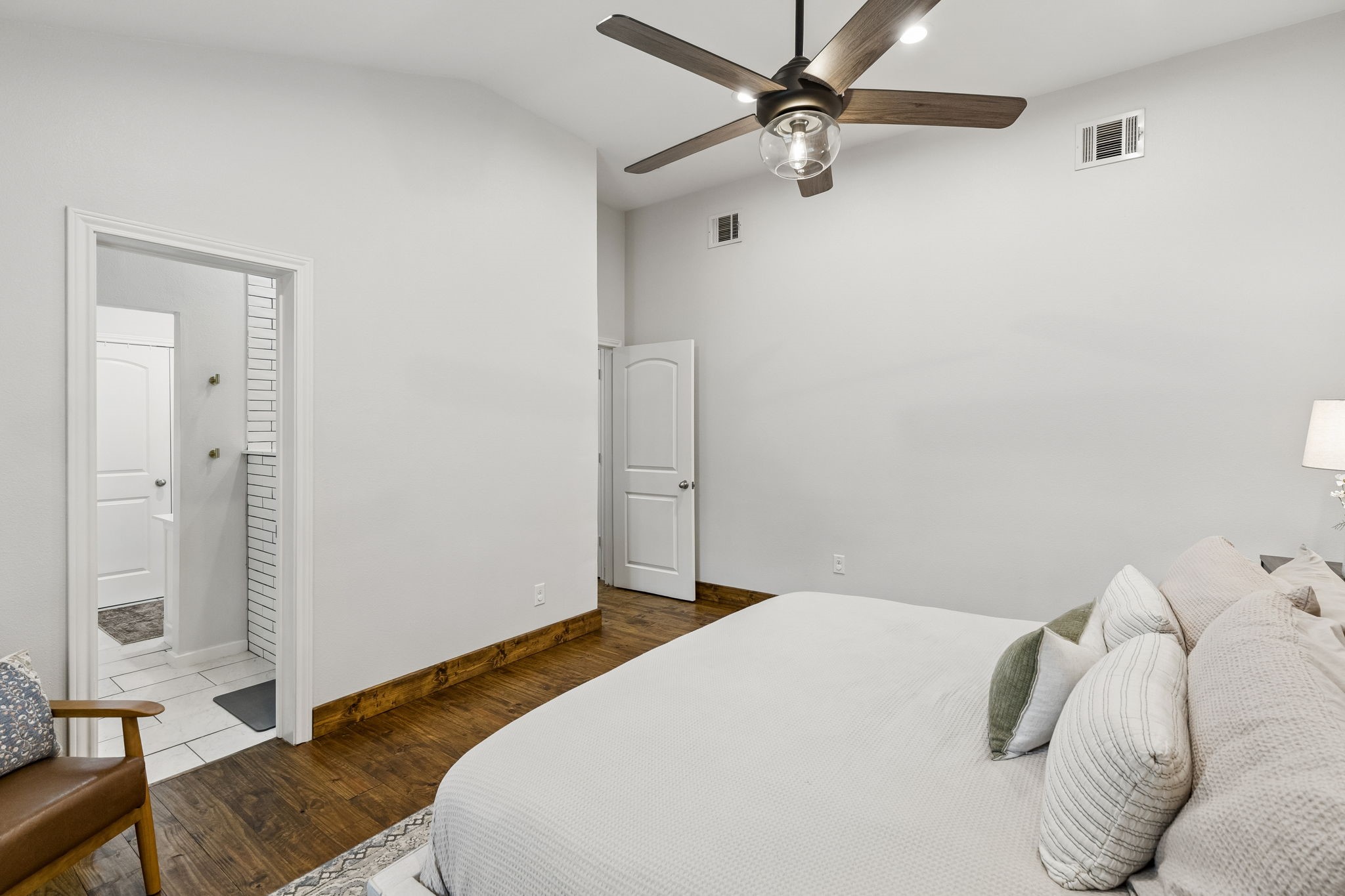 10677 Larchfield Lane Dallas TX 75238