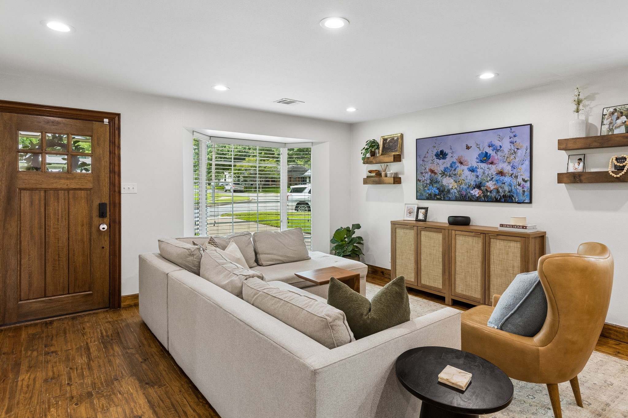 10677 Larchfield Lane Dallas TX 75238