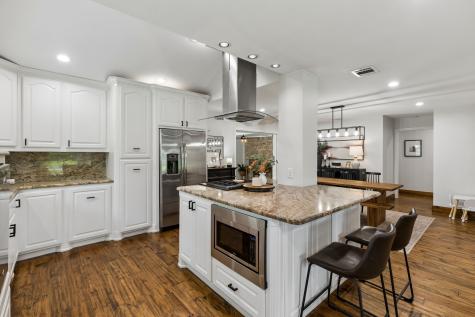 10677 Larchfield Lane Dallas TX 75238