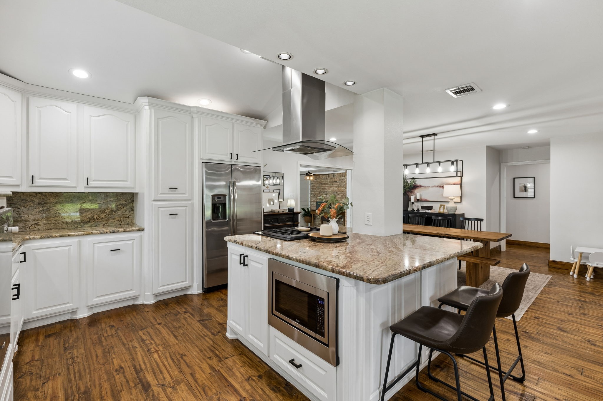 10677 Larchfield Lane Dallas TX 75238