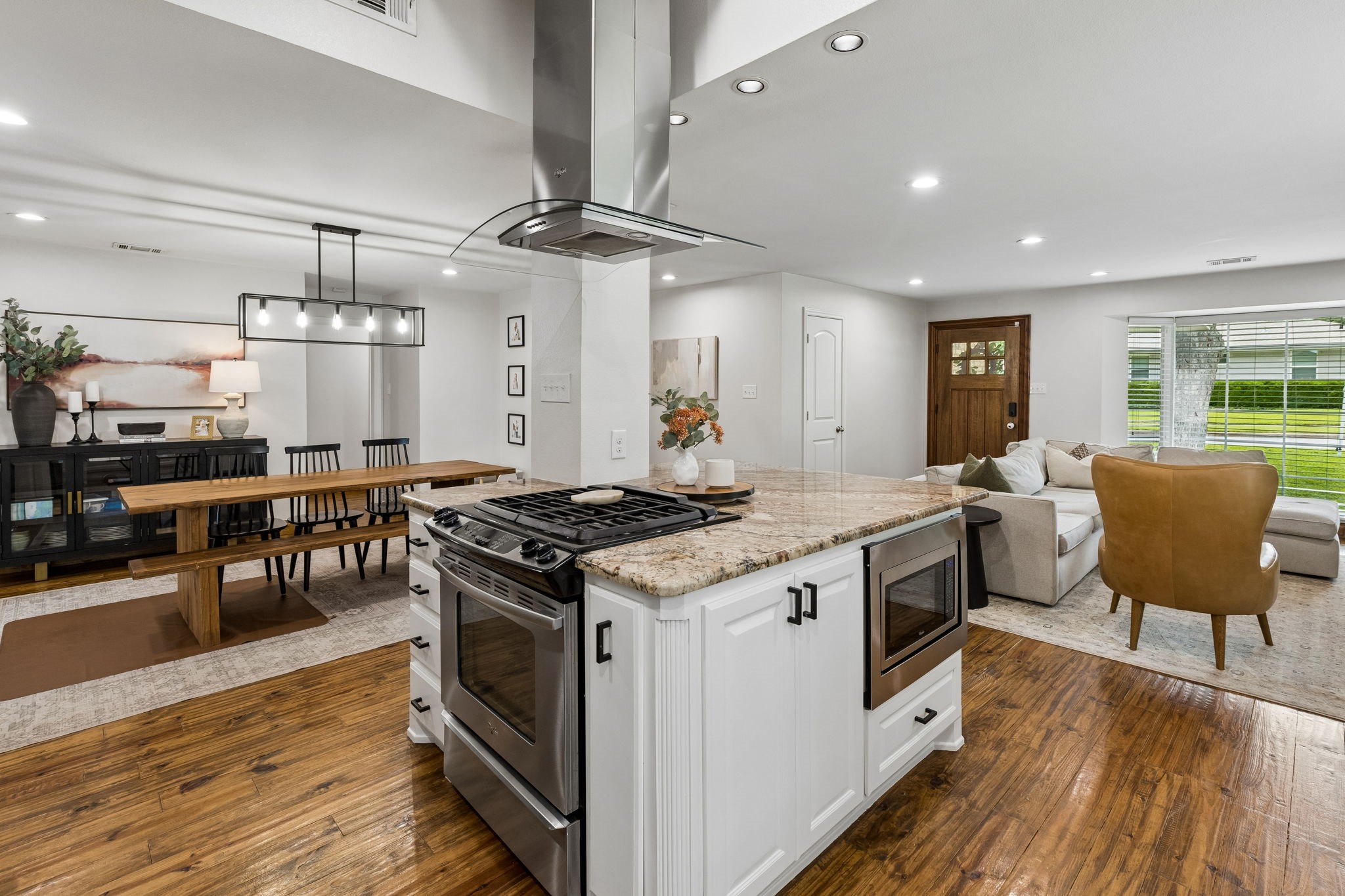 10677 Larchfield Lane Dallas TX 75238