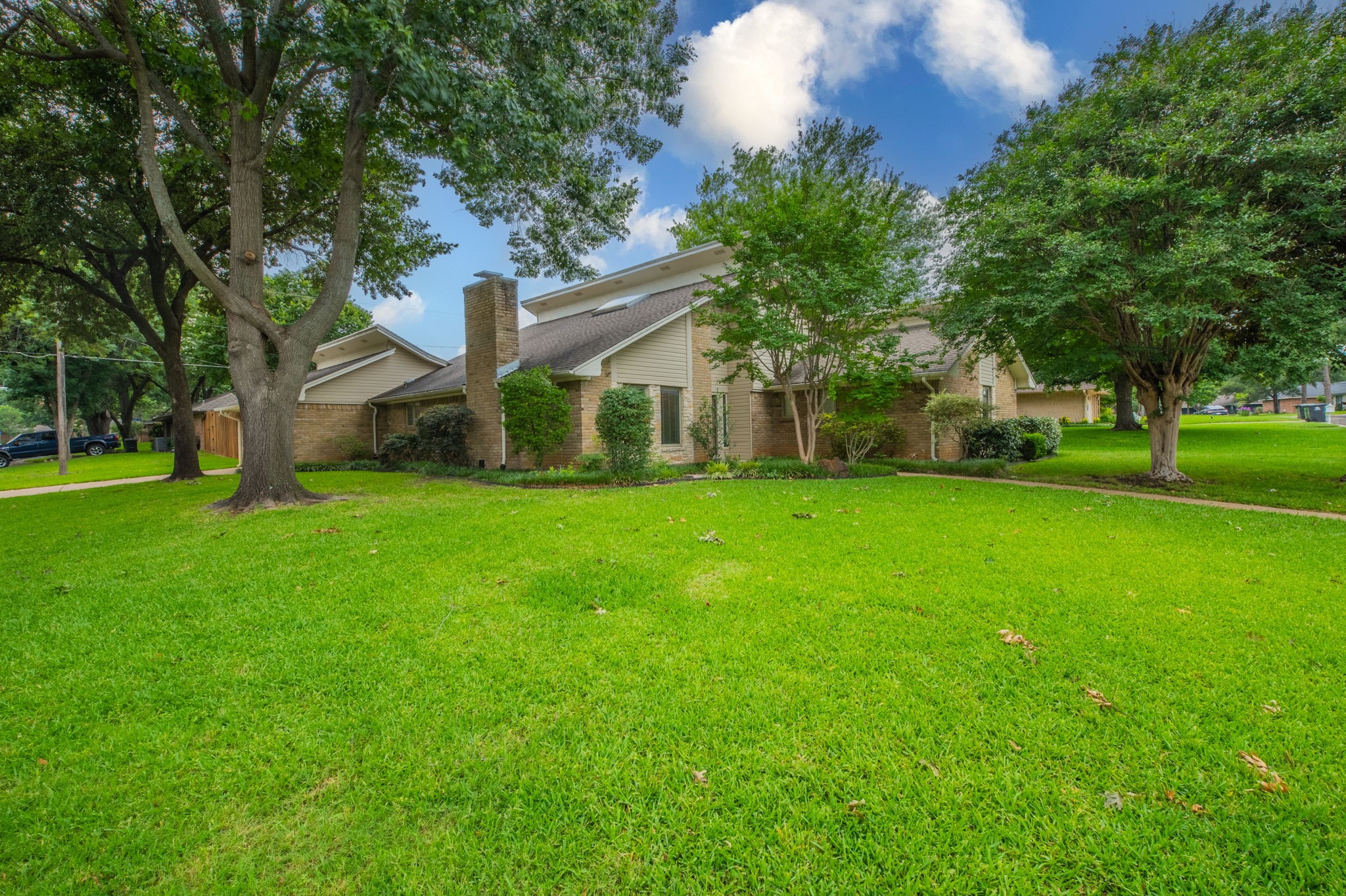 1000 Briarcliff Drive Arlington TX 76012