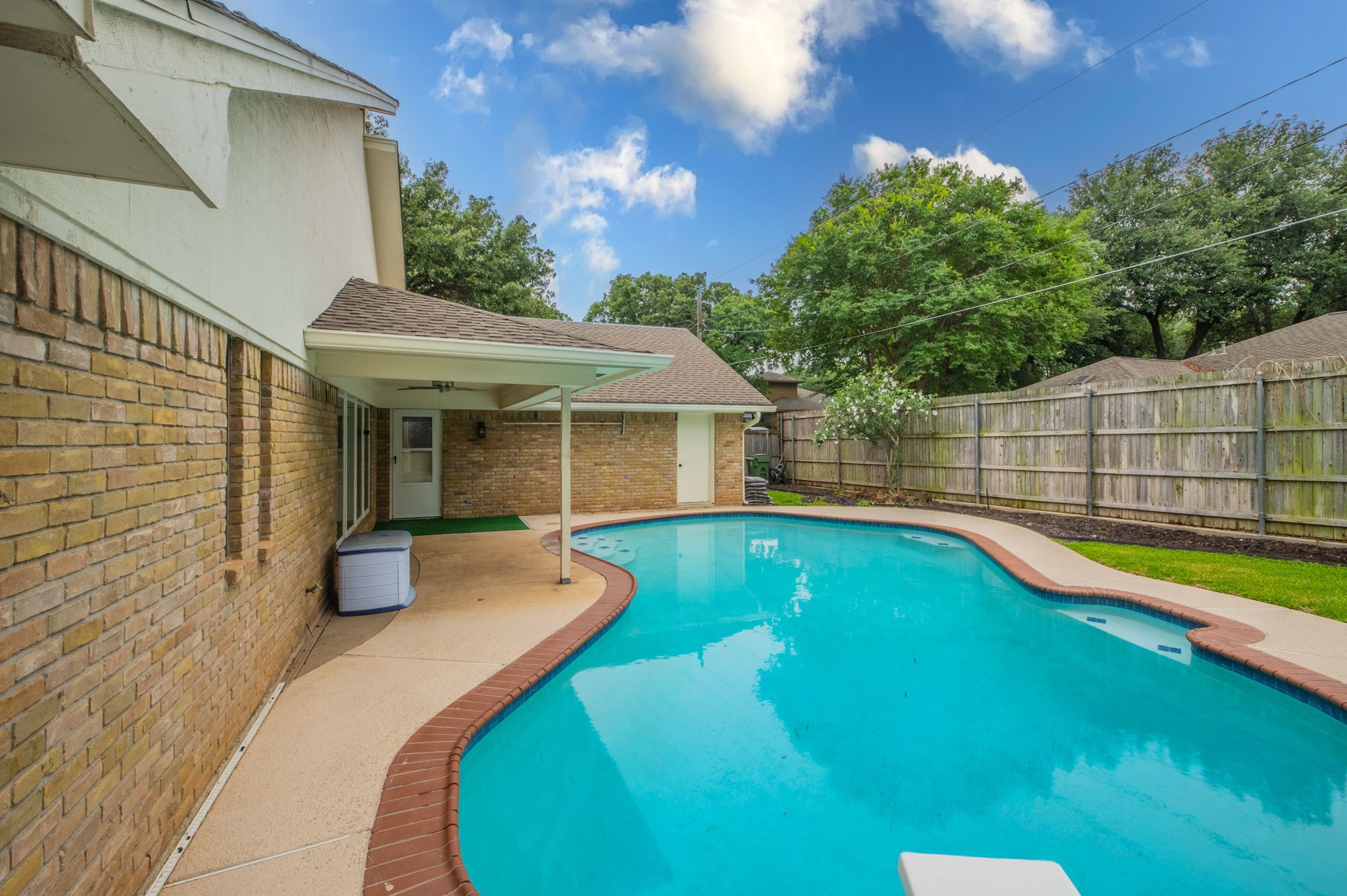 1000 Briarcliff Drive Arlington TX 76012