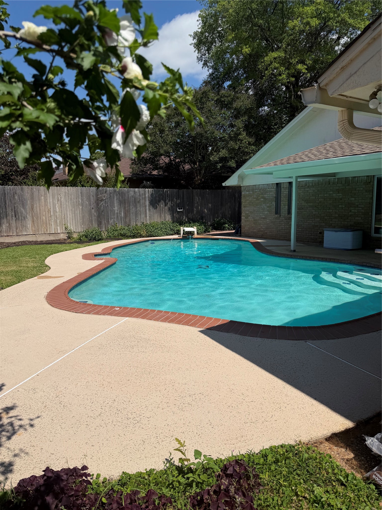 1000 Briarcliff Drive Arlington TX 76012