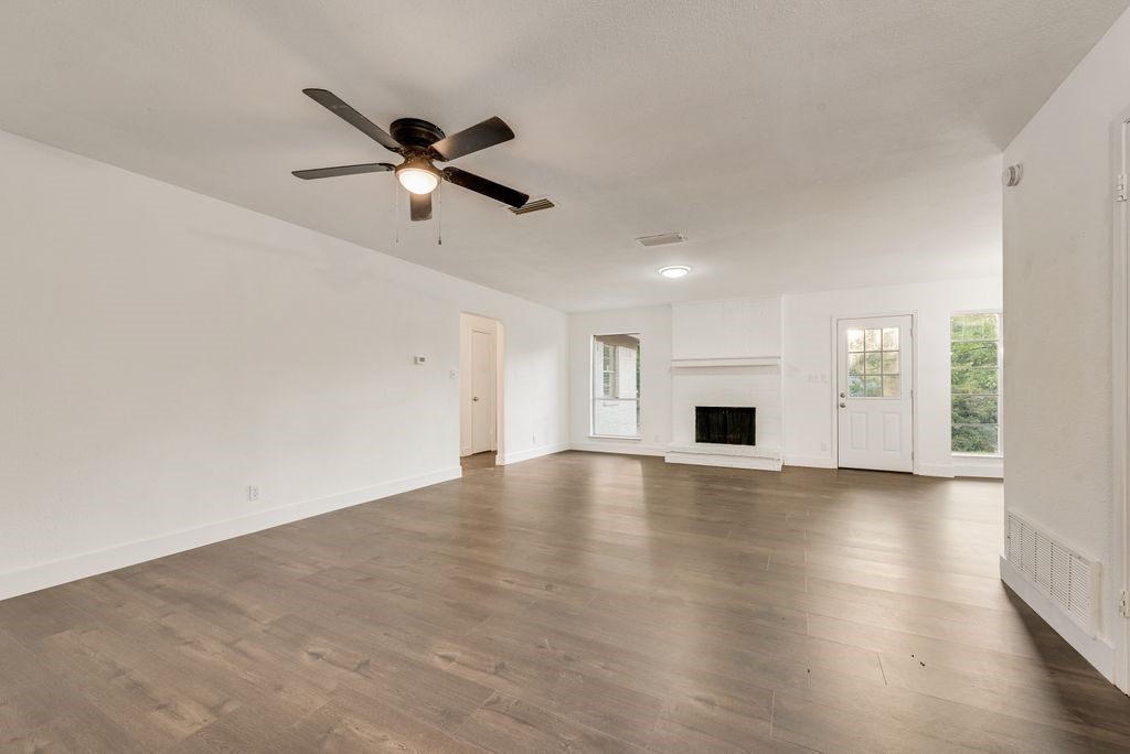 1614 Brent Court Grand Prairie TX 75051