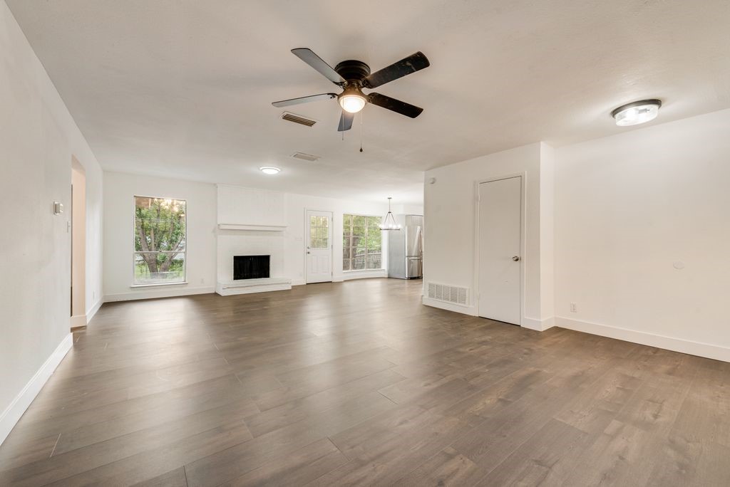 1614 Brent Court Grand Prairie TX 75051