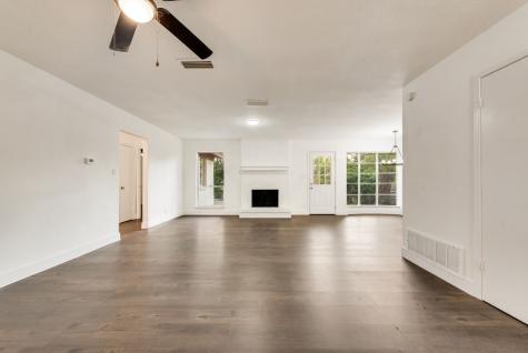 1614 Brent Court Grand Prairie TX 75051