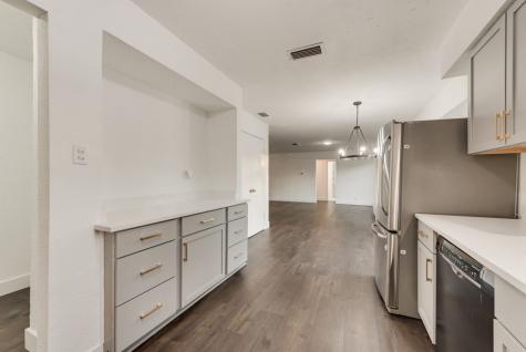 1614 Brent Court Grand Prairie TX 75051