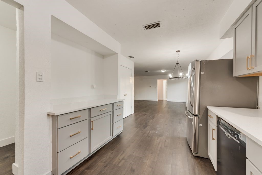 1614 Brent Court Grand Prairie TX 75051