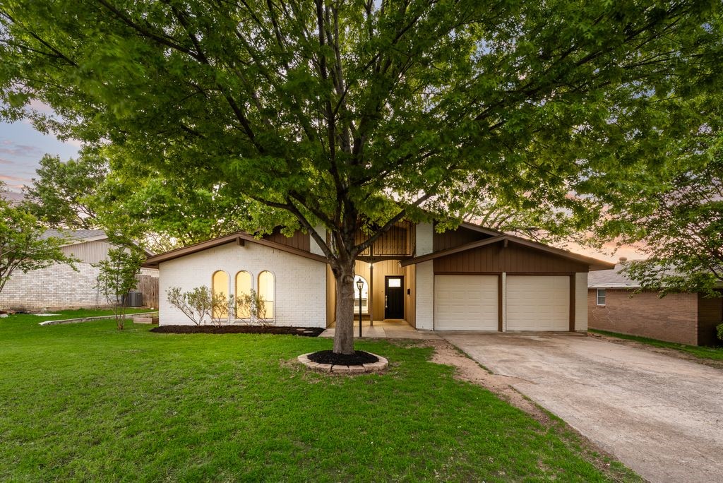 1614 Brent Court Grand Prairie TX 75051