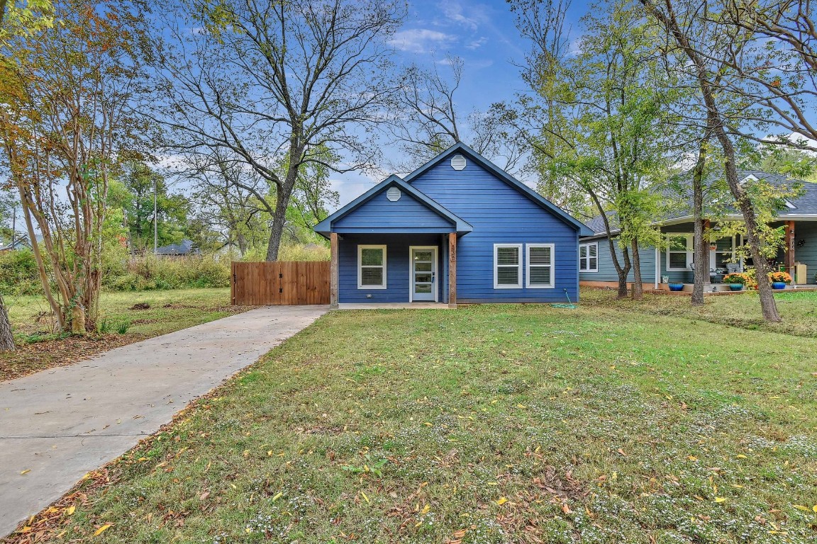 230 W Day Street Denison TX 75020