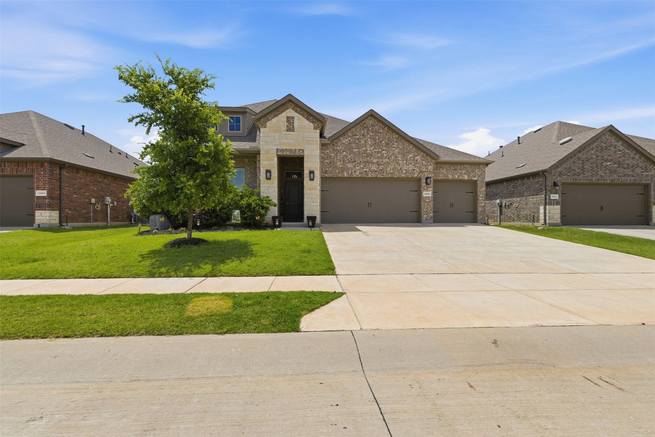10916 Glover Lane Aubrey TX 76227