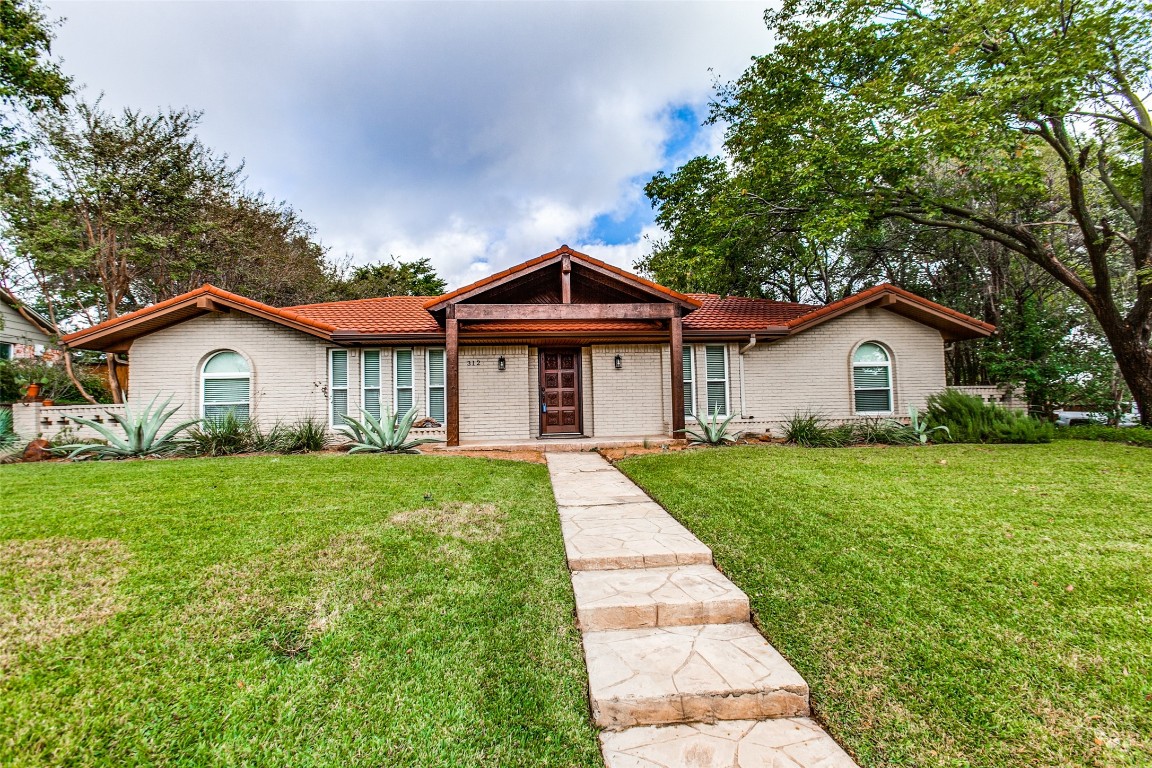 312 Ridgeview Drive Richardson TX 75080
