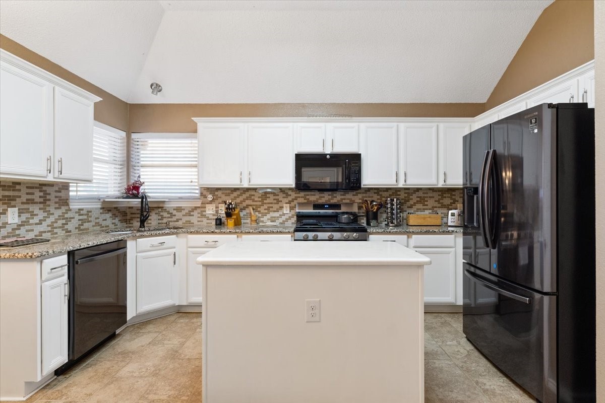 905 Forest Hollow Drive Hurst TX 76053