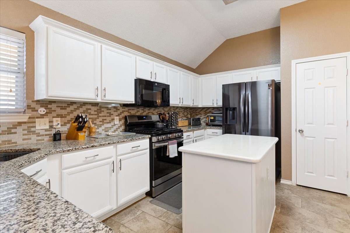 905 Forest Hollow Drive Hurst TX 76053