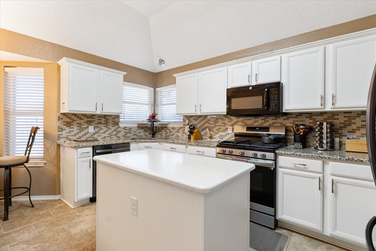905 Forest Hollow Drive Hurst TX 76053