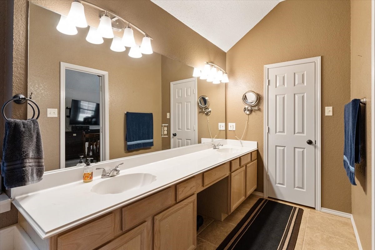 905 Forest Hollow Drive Hurst TX 76053