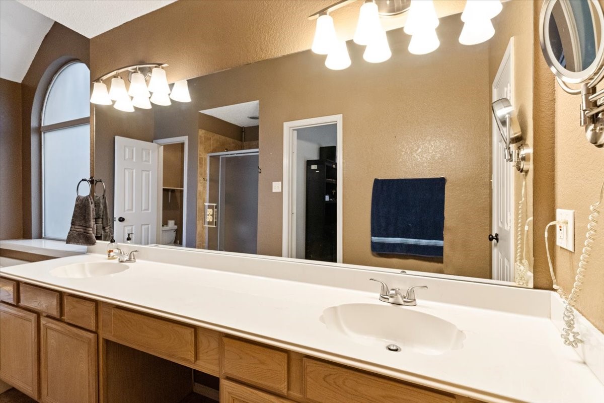 905 Forest Hollow Drive Hurst TX 76053
