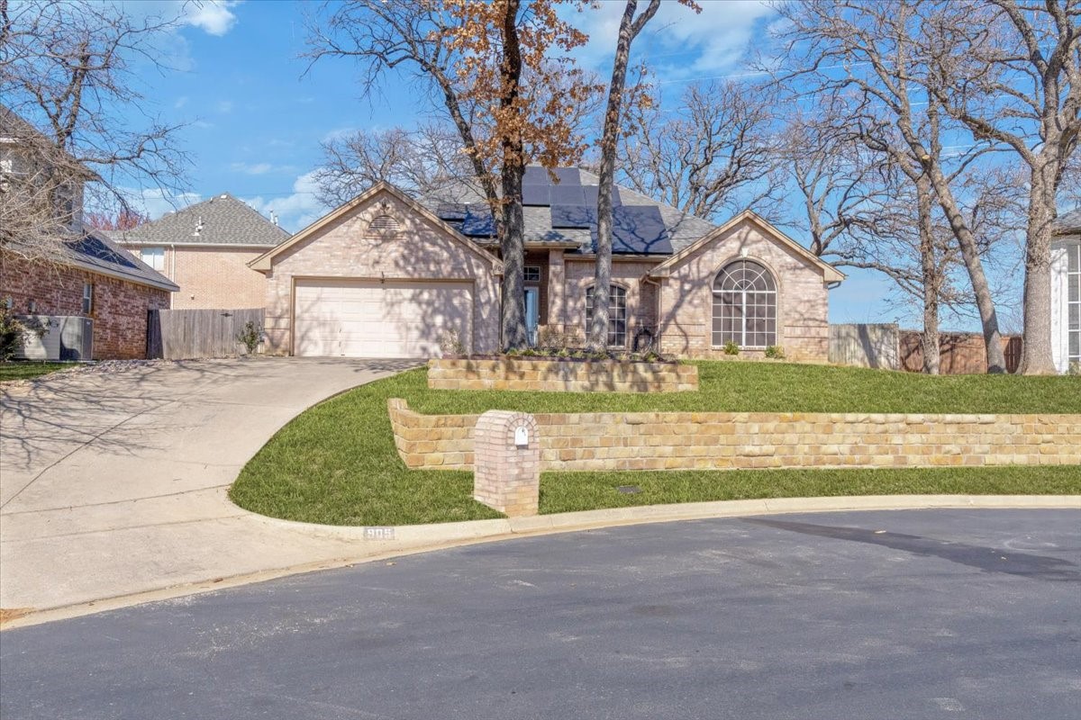 905 Forest Hollow Drive Hurst TX 76053