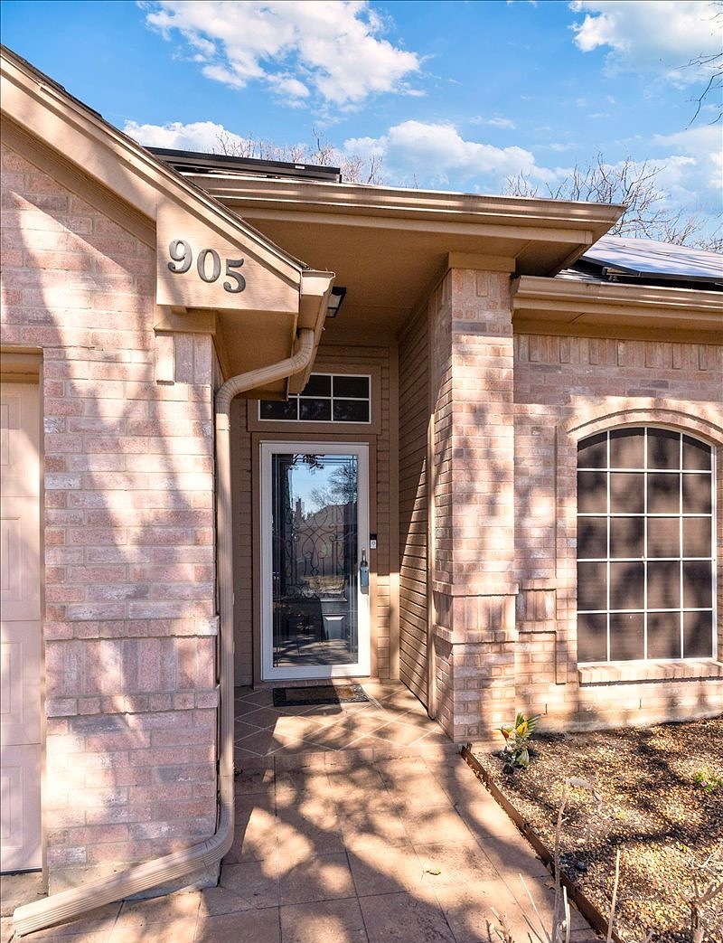 905 Forest Hollow Drive Hurst TX 76053