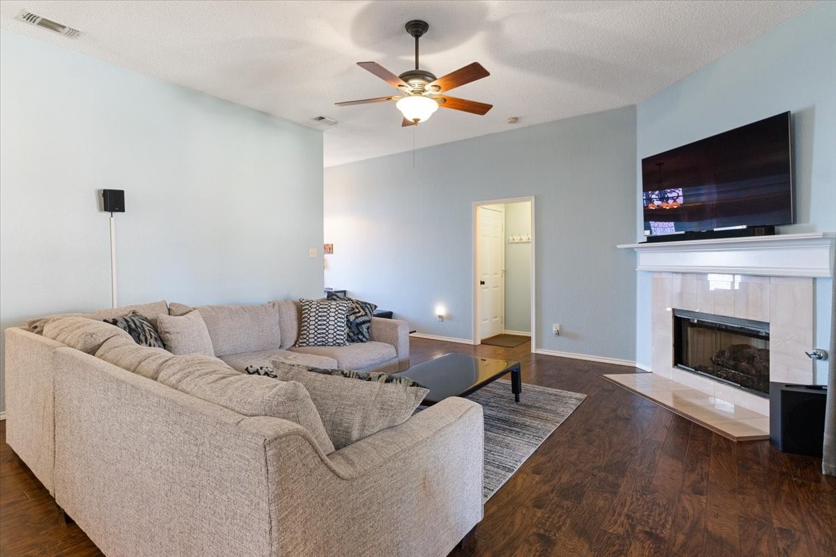 905 Forest Hollow Drive Hurst TX 76053