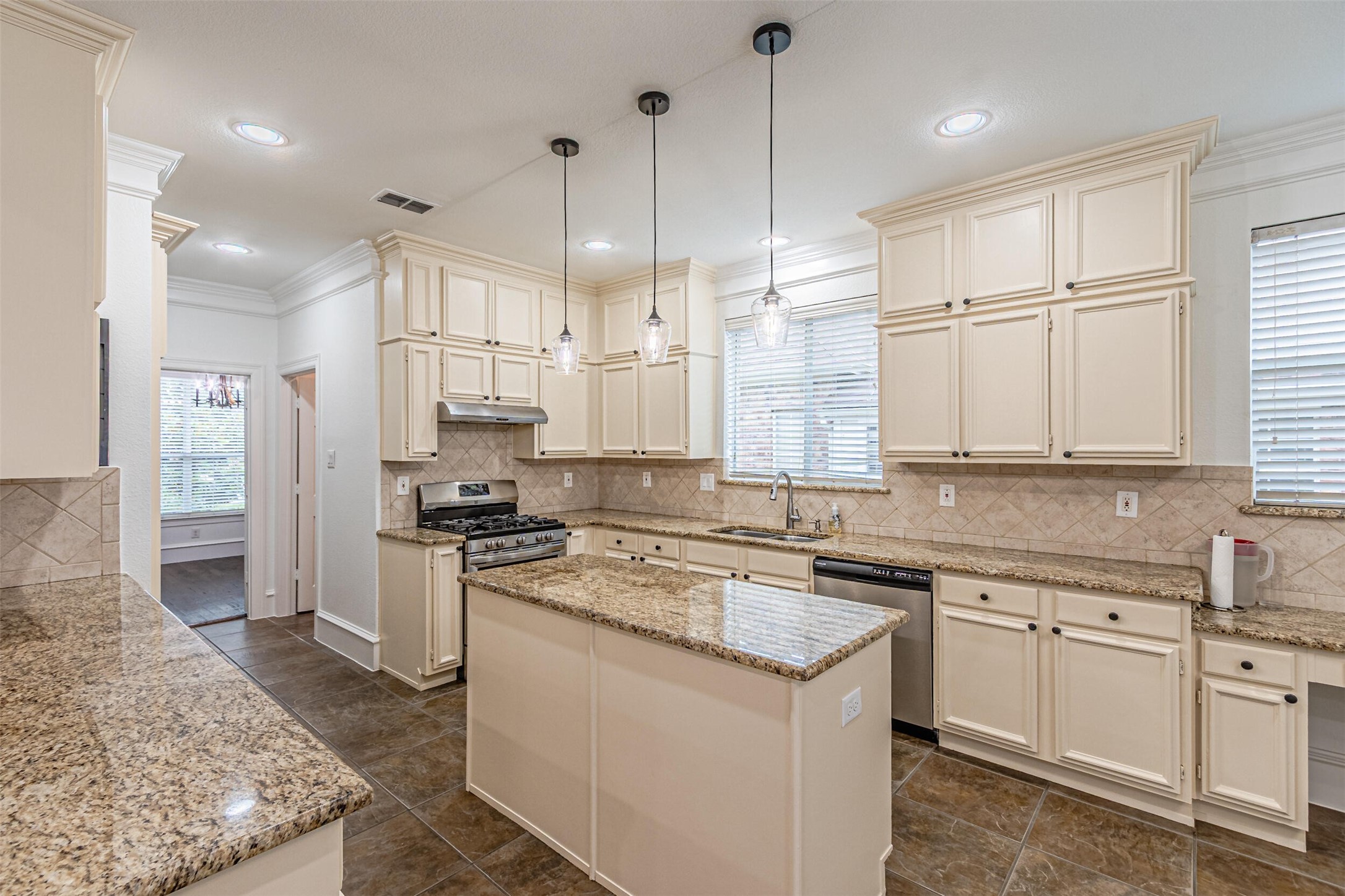 1440 Sunswept Terrace Lewisville TX 75077