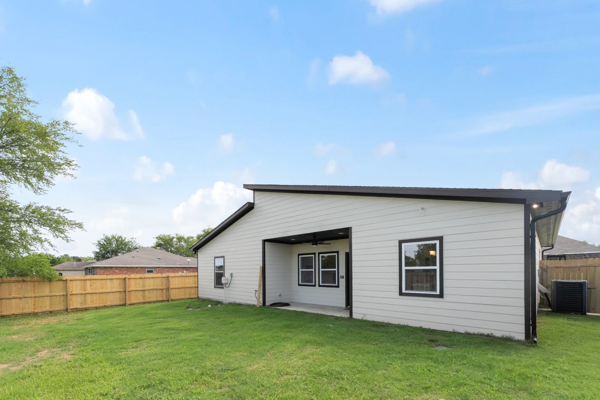 228 E Windjammer Road Gun Barrel City TX 75156