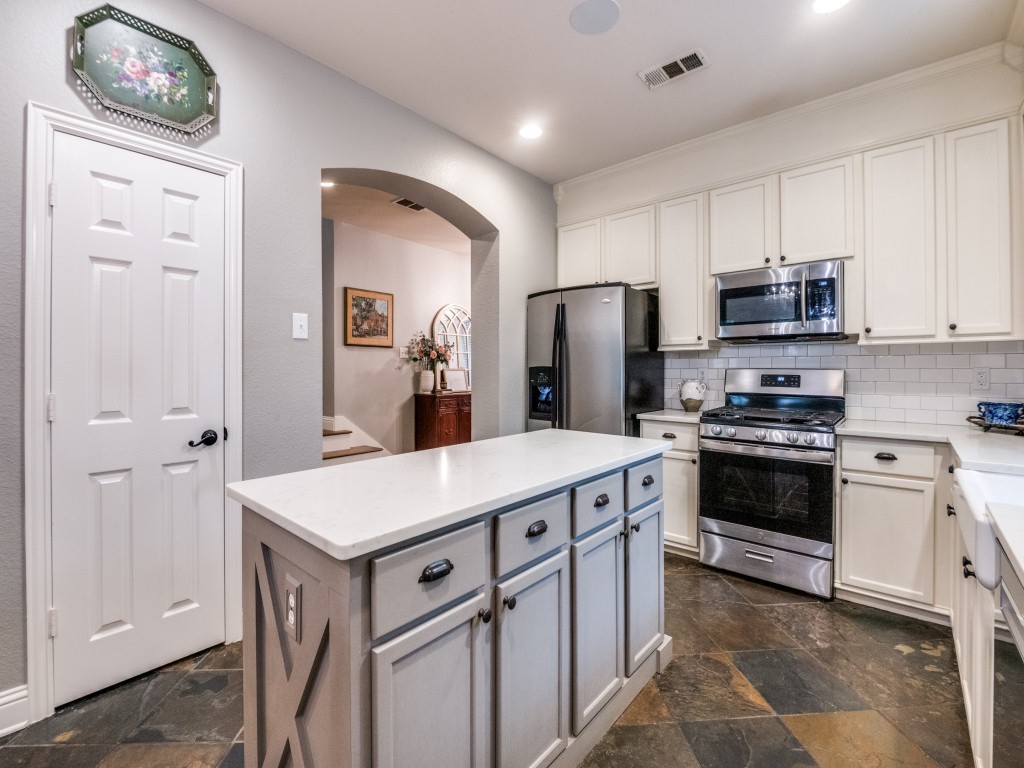2452 Dockside Drive Grand Prairie TX 75054