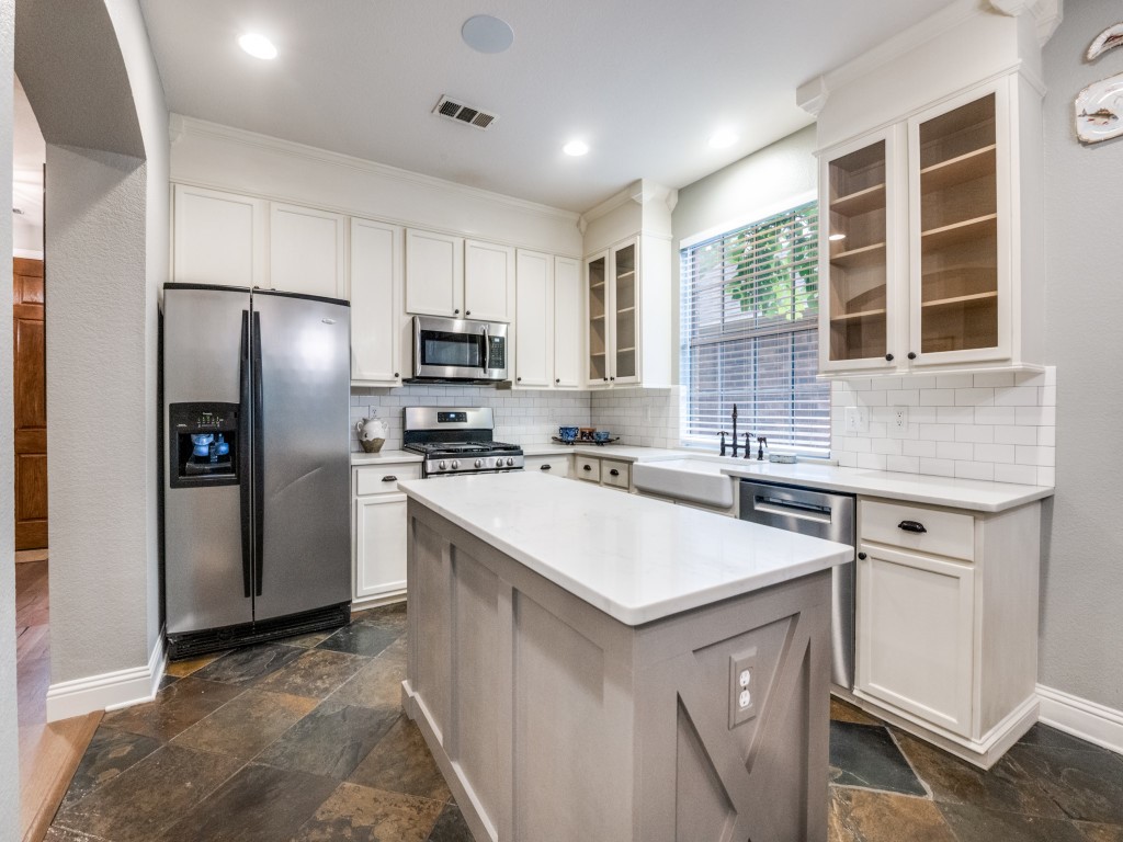 2452 Dockside Drive Grand Prairie TX 75054