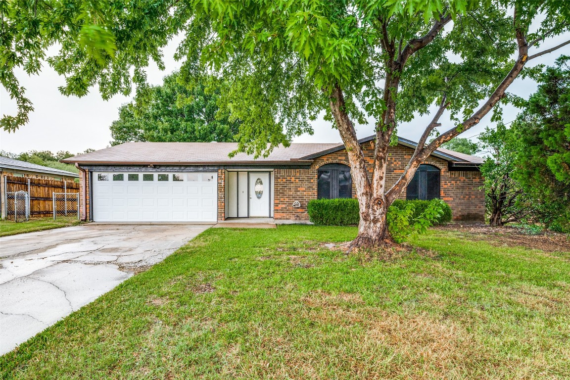 1009 Bryant Street Benbrook TX 76126