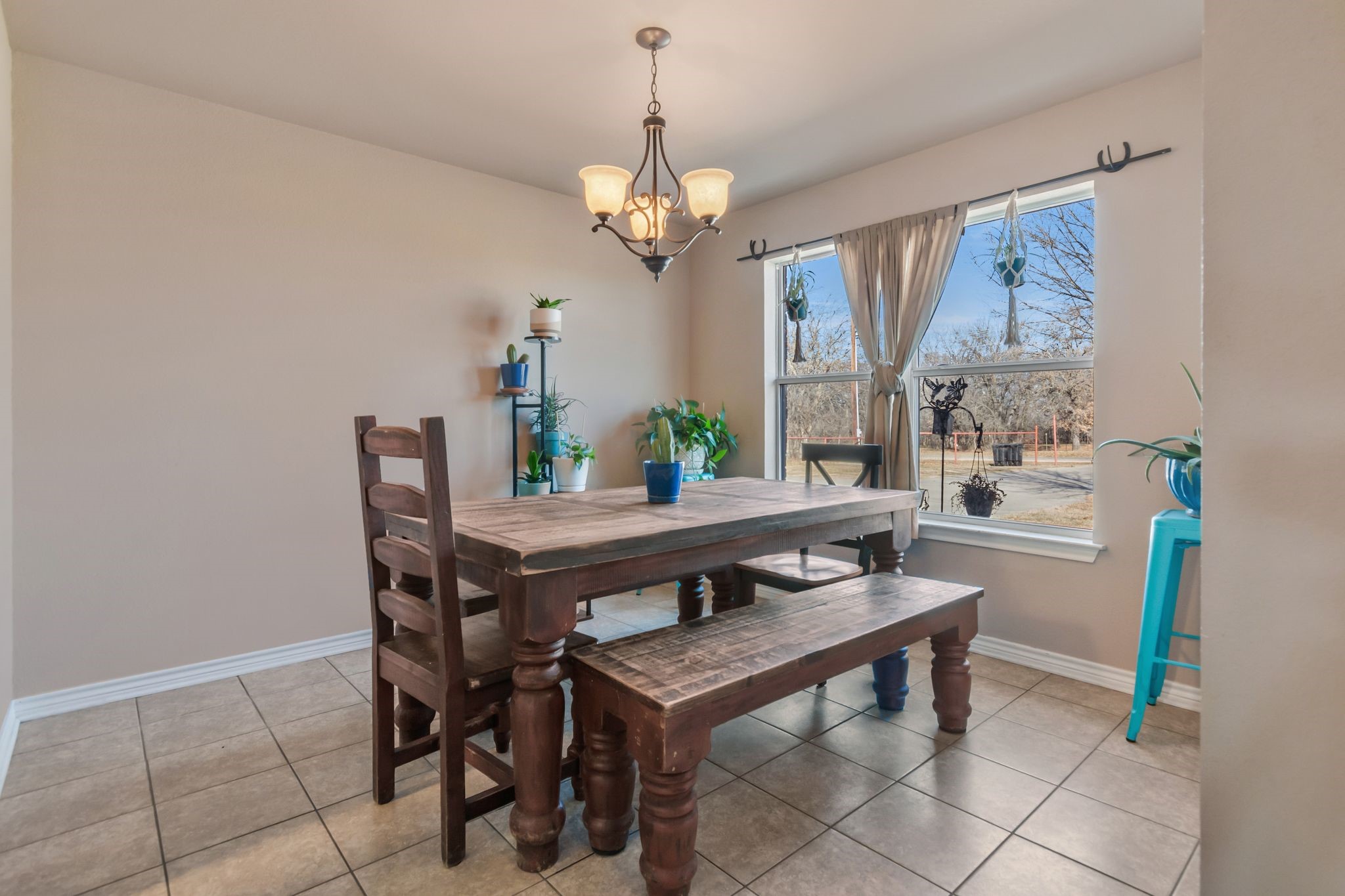 2366 County Road 1370 Alvord TX 76225