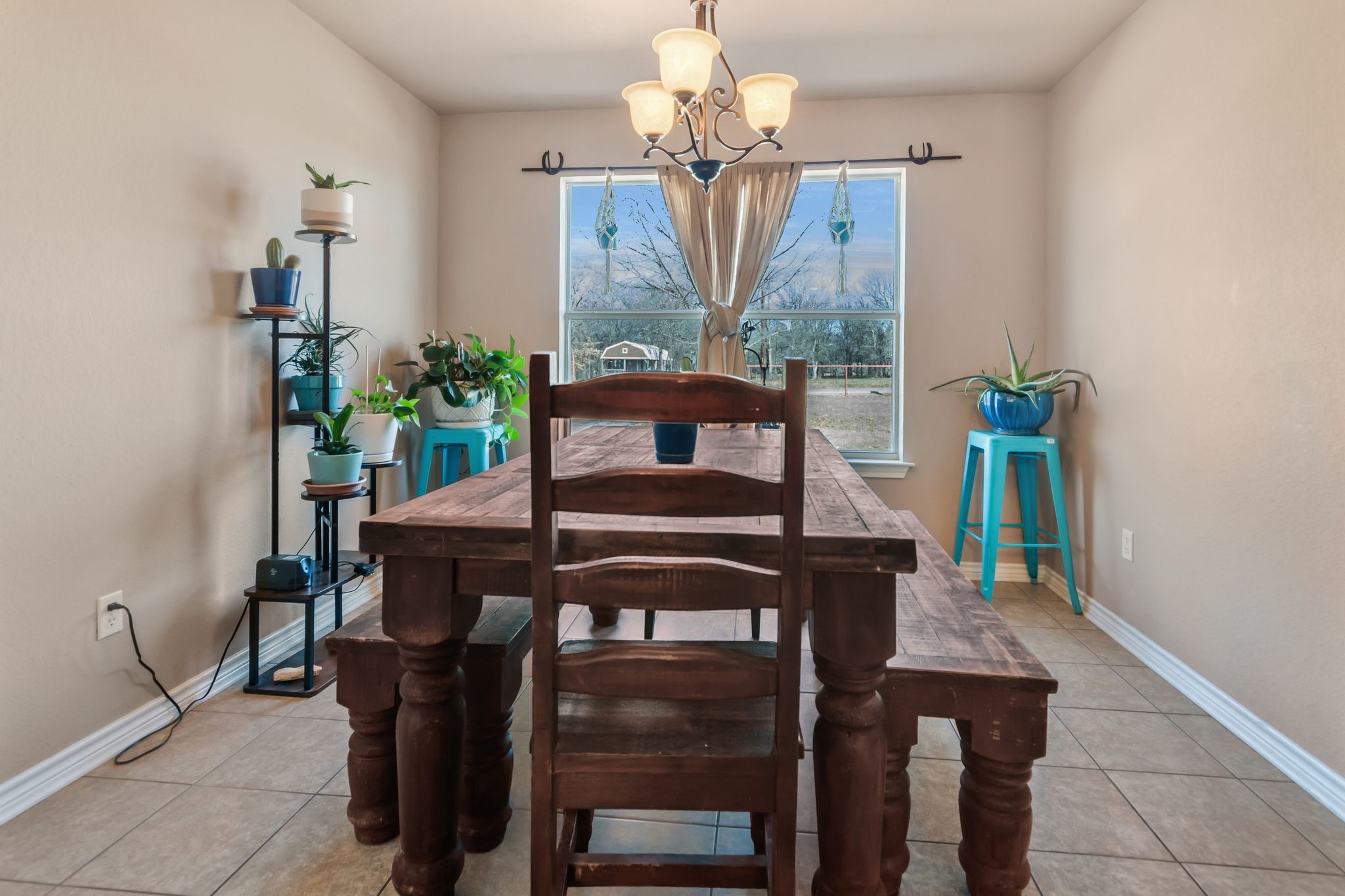 2366 County Road 1370 Alvord TX 76225