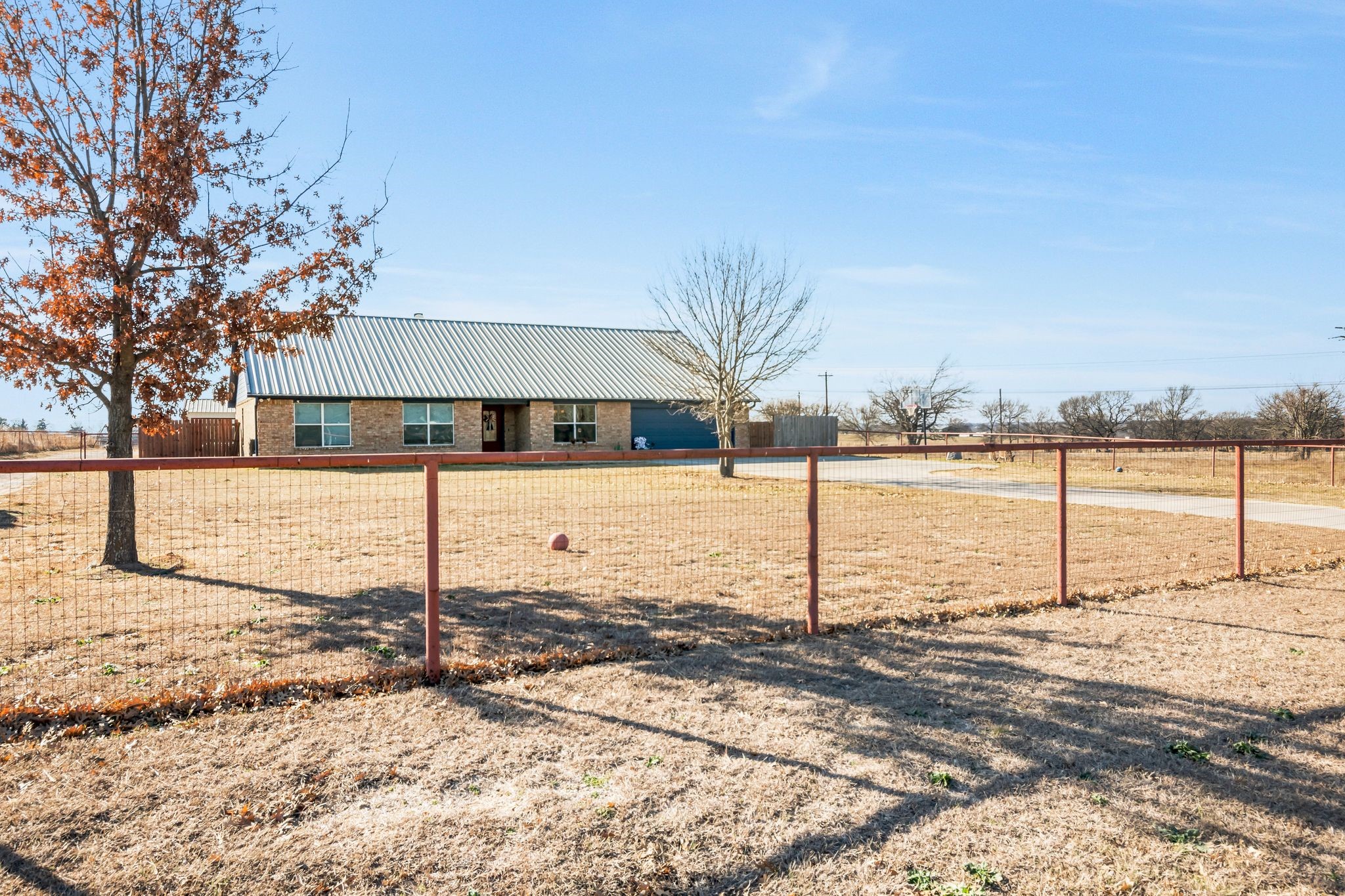2366 County Road 1370 Alvord TX 76225