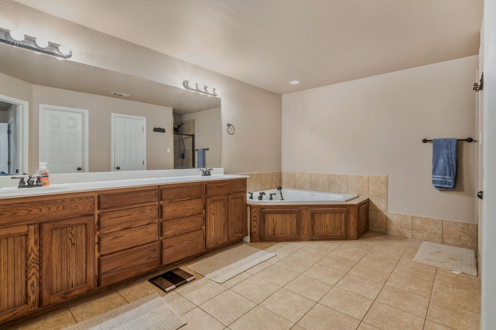 2366 County Road 1370 Alvord TX 76225