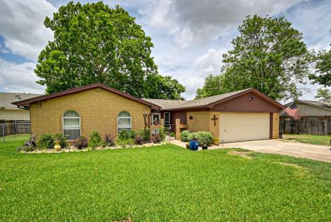 2804 Monties Lane Arlington TX 76015