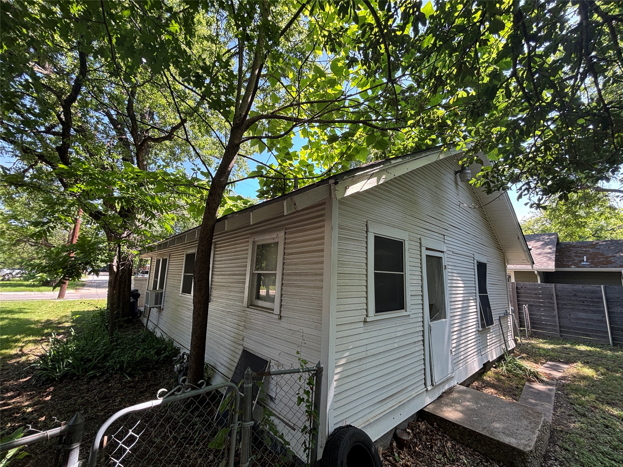 327 Egan Street Denton TX 76201