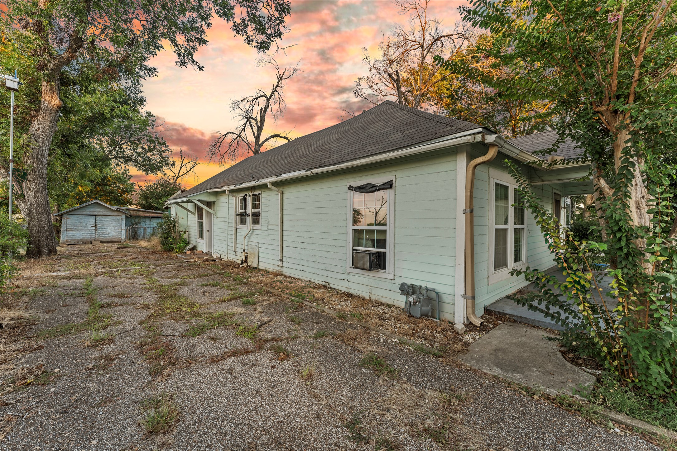 2720 S 2nd Street Waco TX 76706
