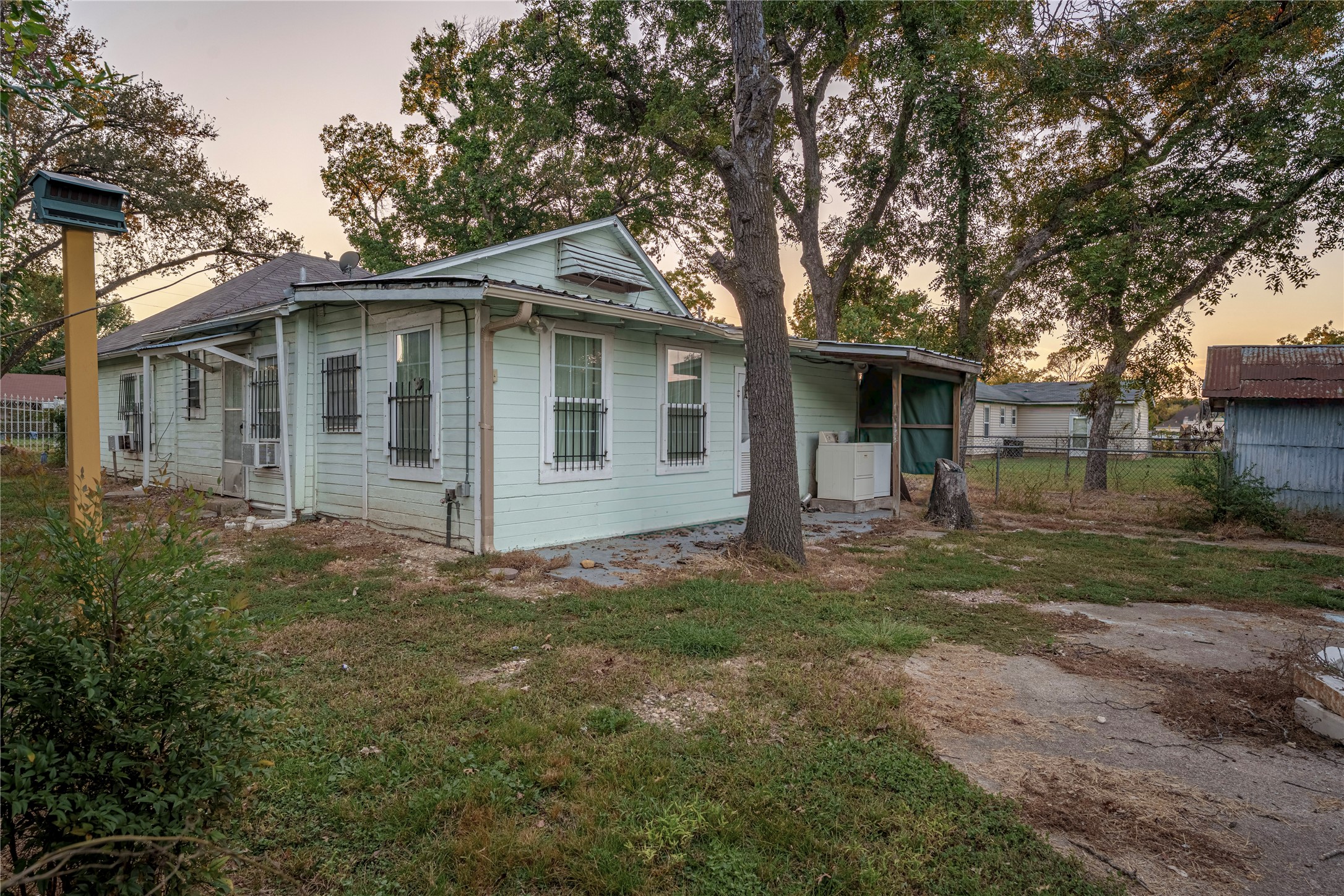 2720 S 2nd Street Waco TX 76706