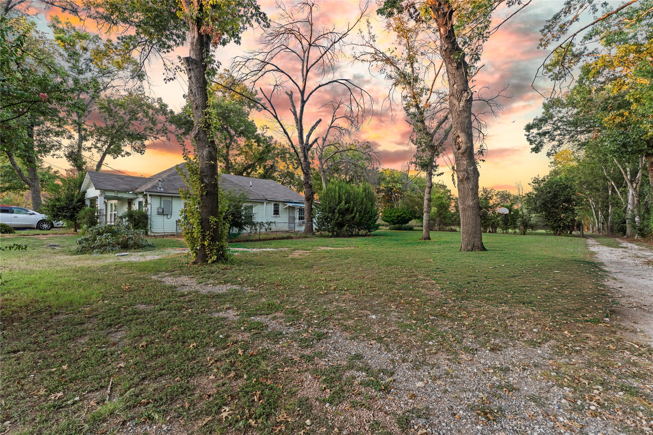 2720 S 2nd Street Waco TX 76706