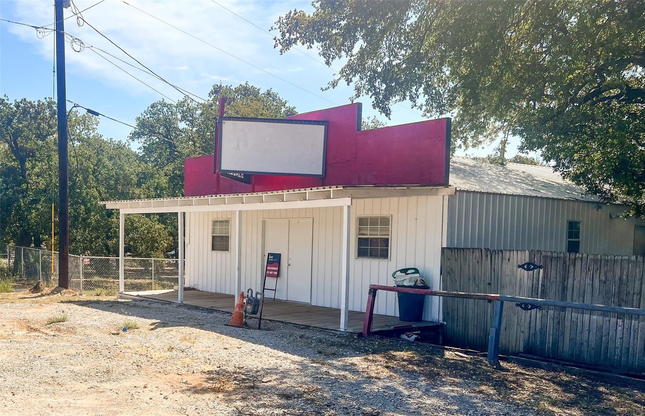 1833 W Highway 199 Sanctuary TX 76082