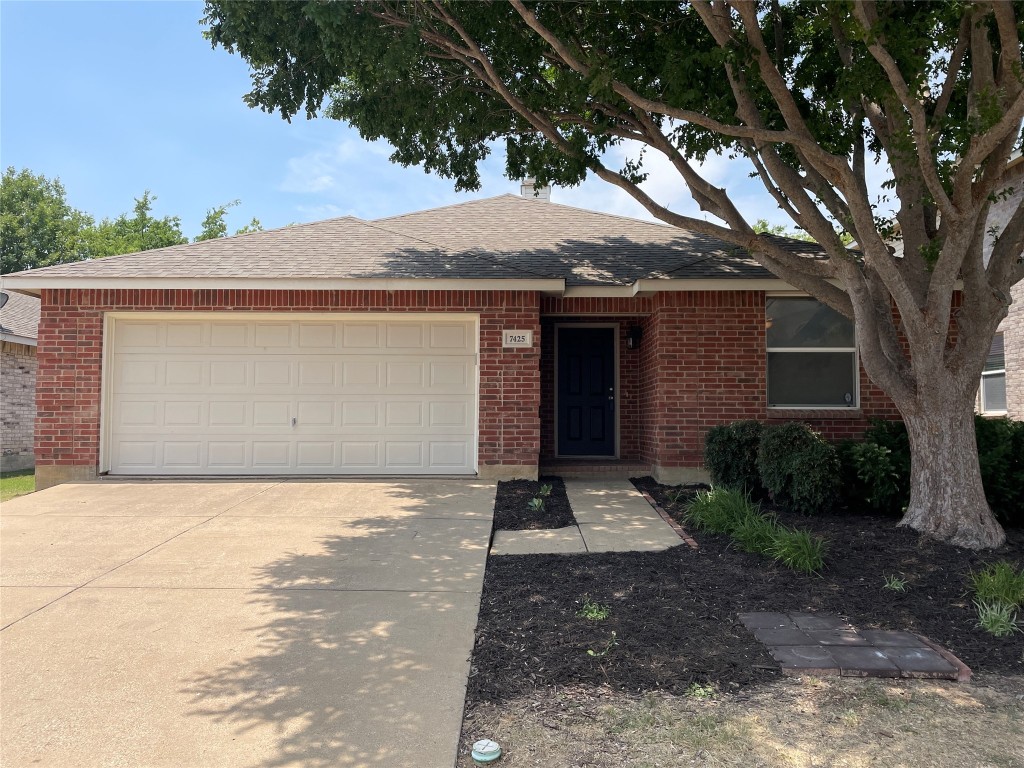 7425 Almondale Drive Fort Worth TX 76131