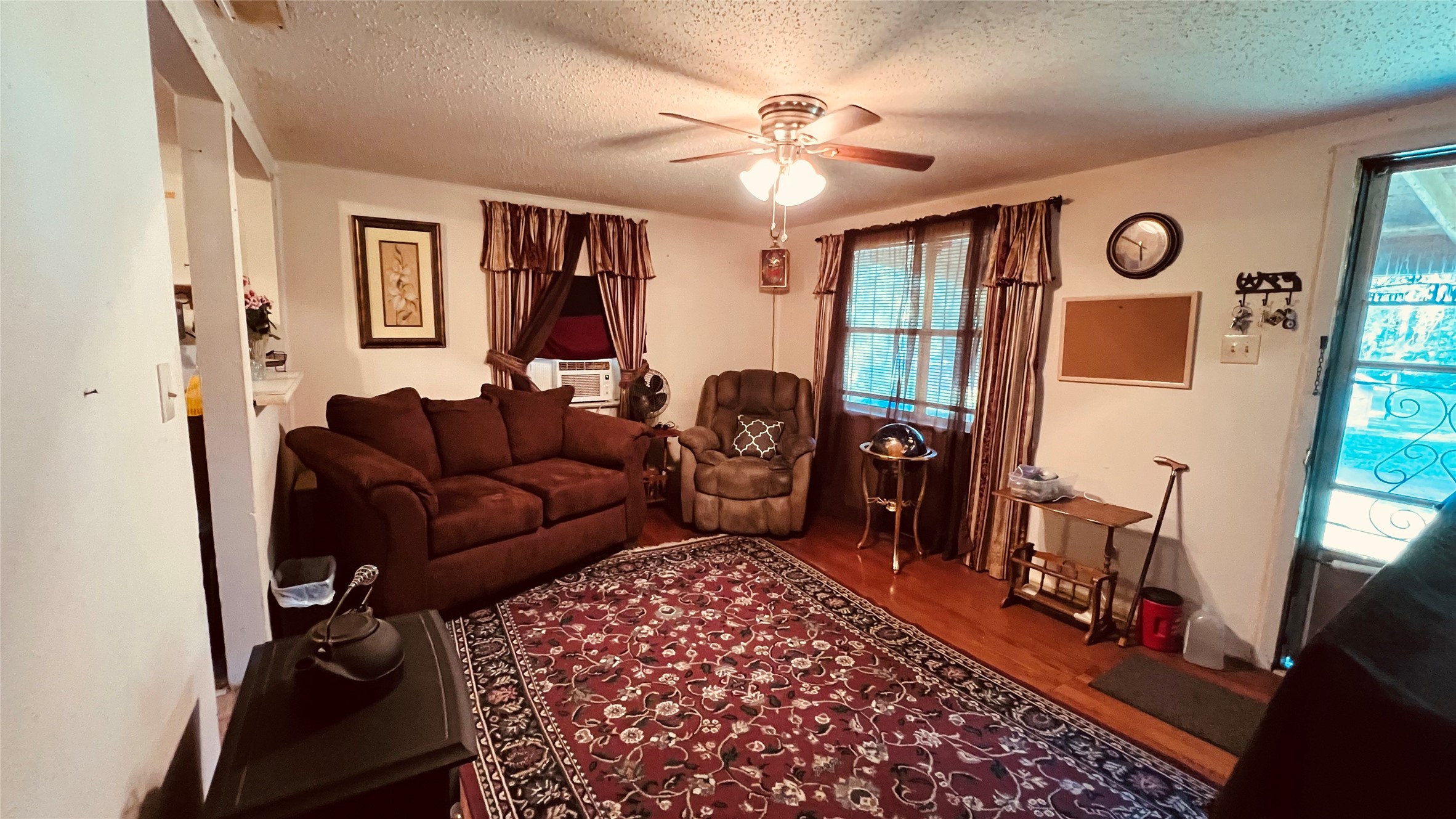 613 Hilltop Drive Tool TX 75143